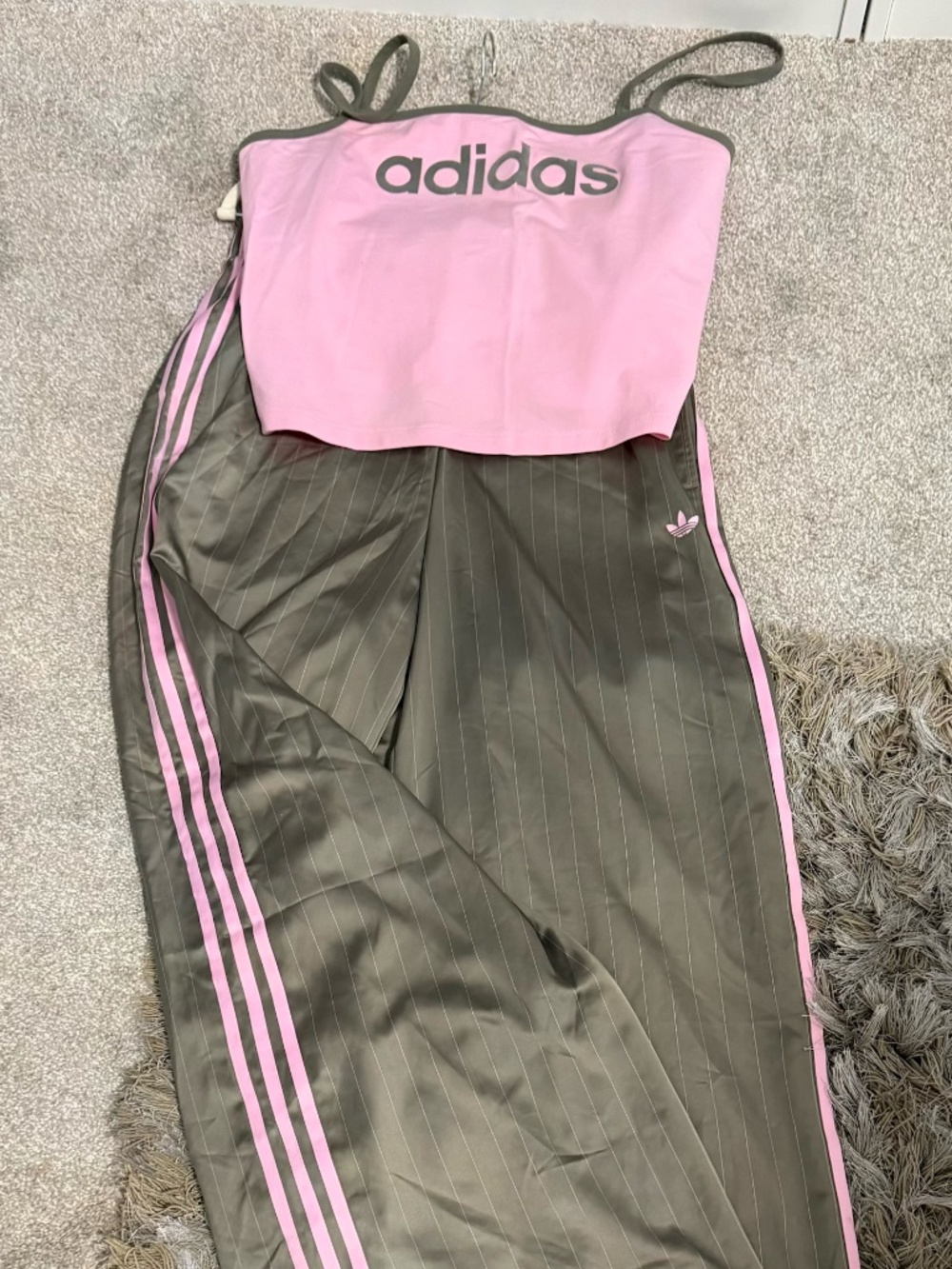 Adidas gray and pink tank top in true pink and gray size XL - Picture 4 of 5
